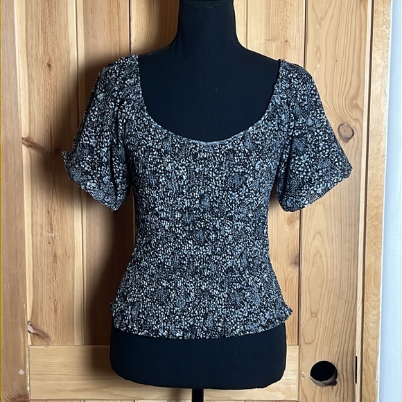 ANTHROPOLOGIE Aurelia Smocked Top - Picture 4 of 10